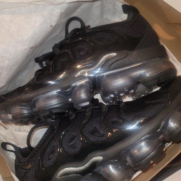 NIKE VAPORMAX PLUS - Picture 1 of 2